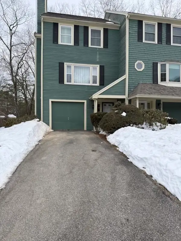 17 Walnut Circle, Merrimack, NH 03054