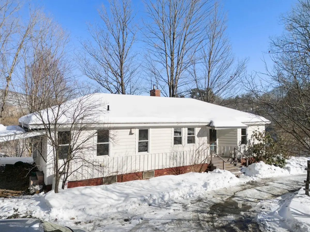 15 West Street, Brattleboro, VT 05301 - #1