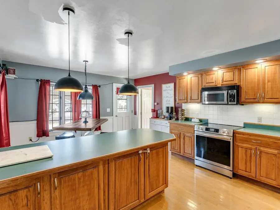 516 Fairfax Street, Saint Albans, VT 05481 - #3