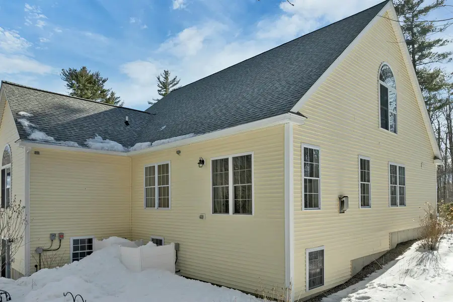 11 Vineyard Drive, Stratham, NH 03885 - #3