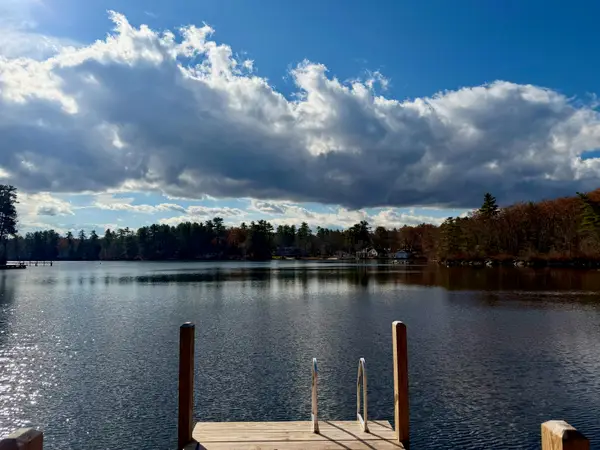 84 Governor Wentworth Highway, Tuftonboro, NH 03853