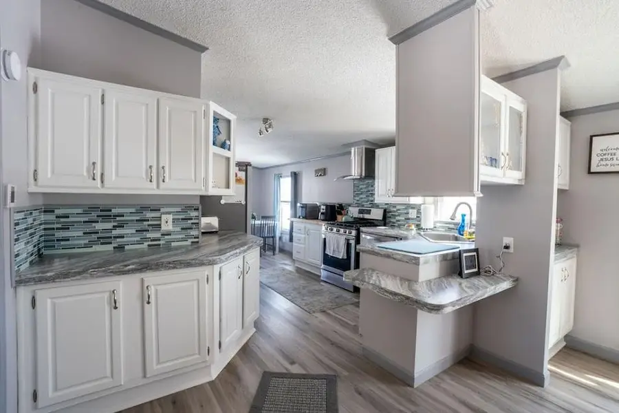 6 Lincoln Street, Epsom, NH 03234 - #2