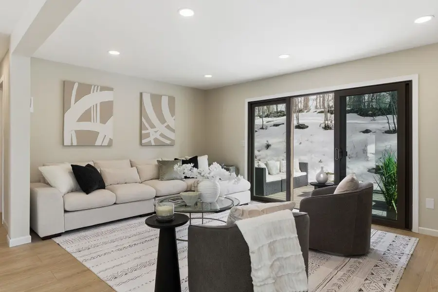 189 Coburn Woods Drive, Nashua, NH 03063 - #2