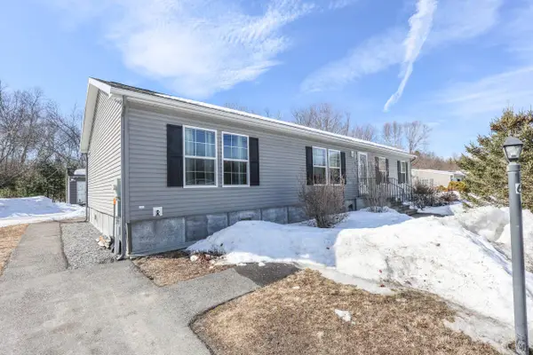 67 Stacey Drive, Hopkinton, NH 03229