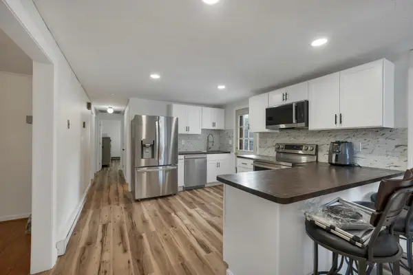 7 Therese Road, Salem, NH 03079-2076