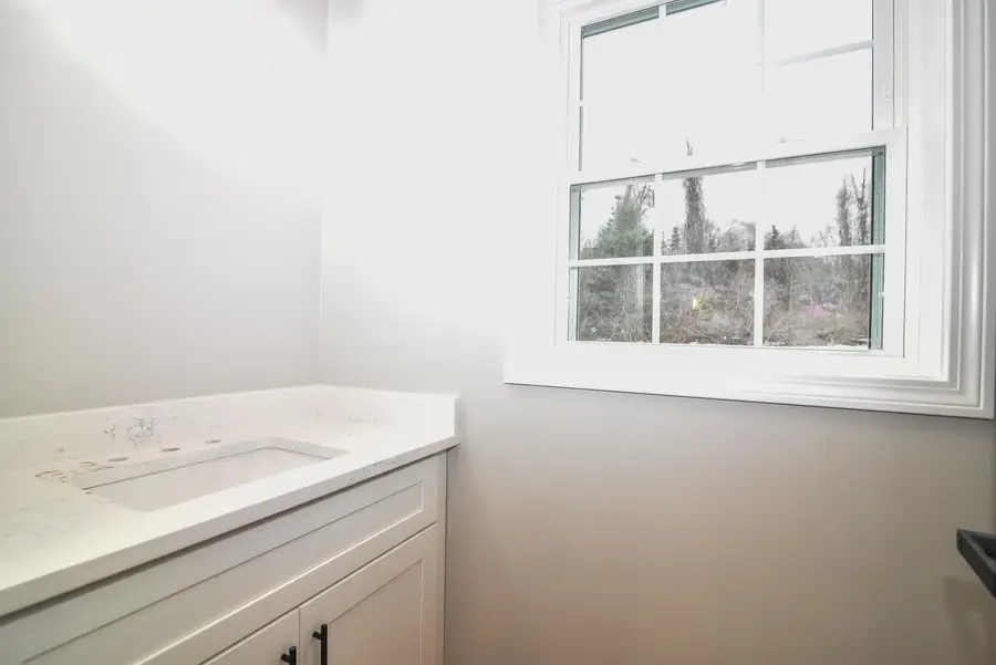 19 Mammoth Road, Hooksett, NH 03106 - #3