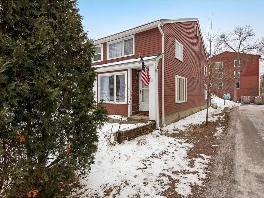 297 College Street #4C, Burlington, VT 05401 - #2