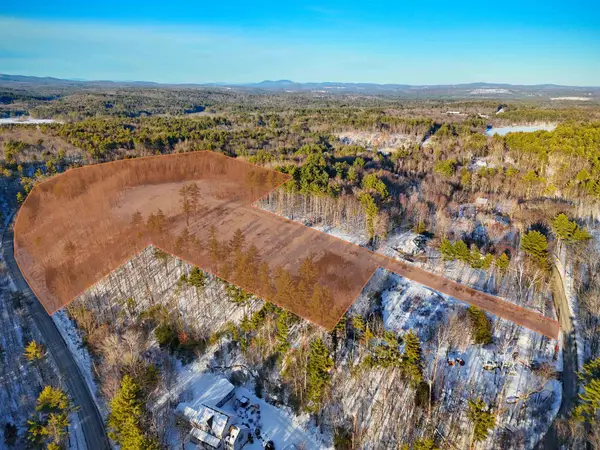 15 Hot Hole Pond Road, Concord, NH 03301