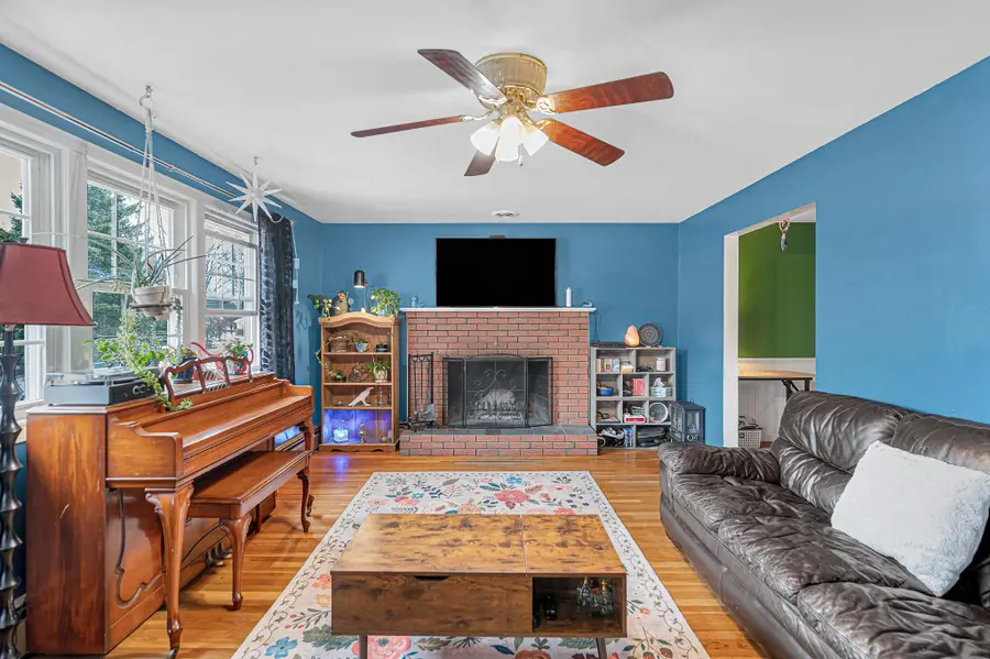 7 Douglas Drive, Salem, NH 03079 - #3