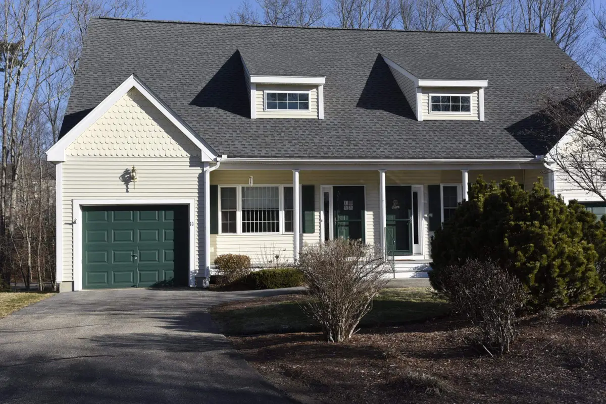 11 Royal Lane, Raymond, NH 03077 - #1