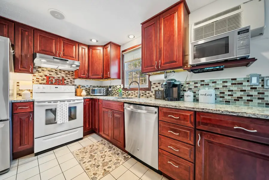 35 Olde Country Village, Londonderry, NH 03053 - #3