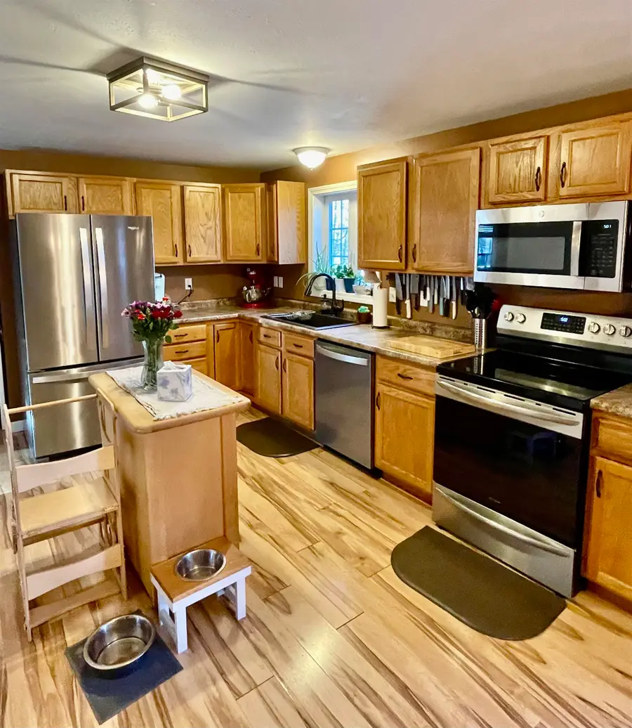 10 HEMLOCK Street, Hillsborough, NH 03244 - #3