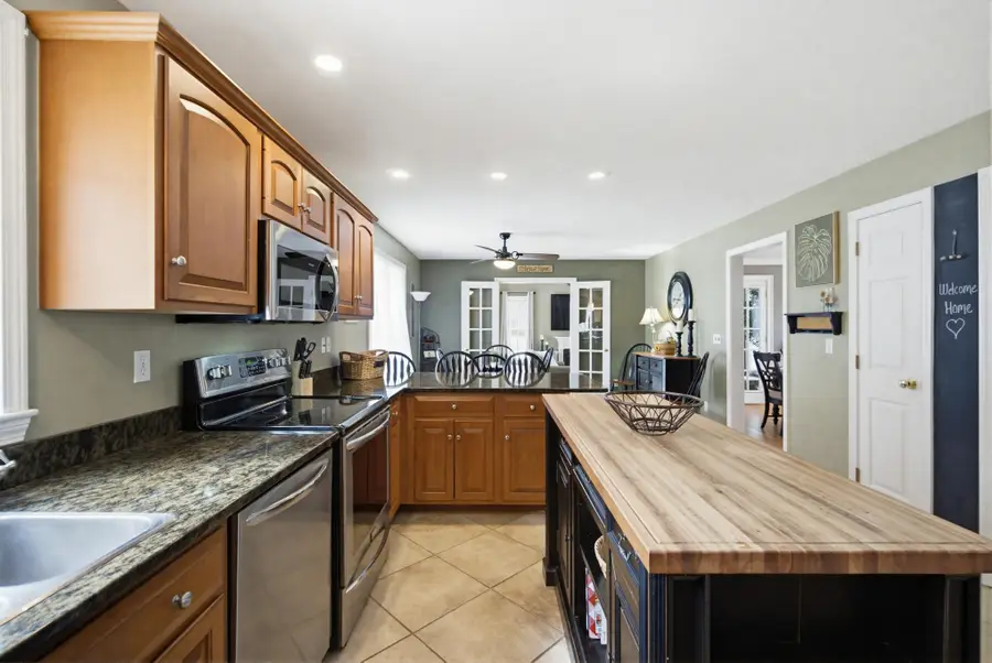 43 Hampshire Hills Drive, Bow, NH 03304 - #2