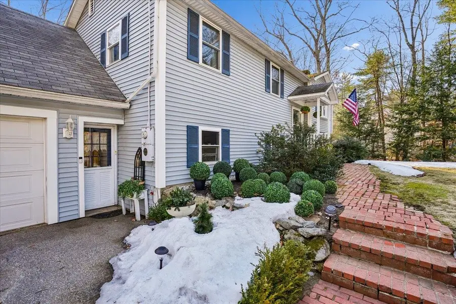 6 Maple Drive, Bedford, NH 03110 - #3