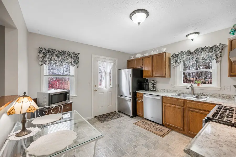 11 Linden Street, Hudson, NH 03051 - #3