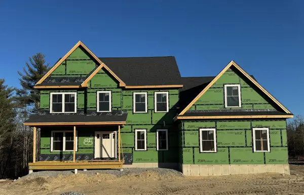 84 Madeline Bennett Lane, Merrimack, NH 03054