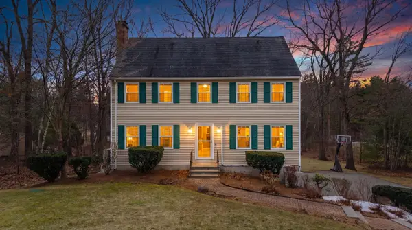 4 donmac Drive, Derry, NH 03038