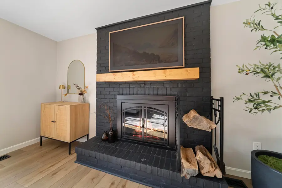 27 Hyacinth Drive, Nashua, NH 03062 - #2