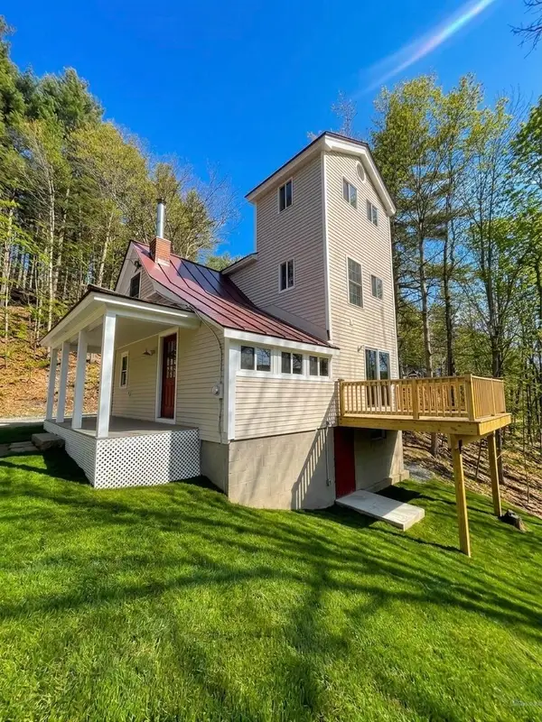 27  Granite Street, Peterborough, NH 03458