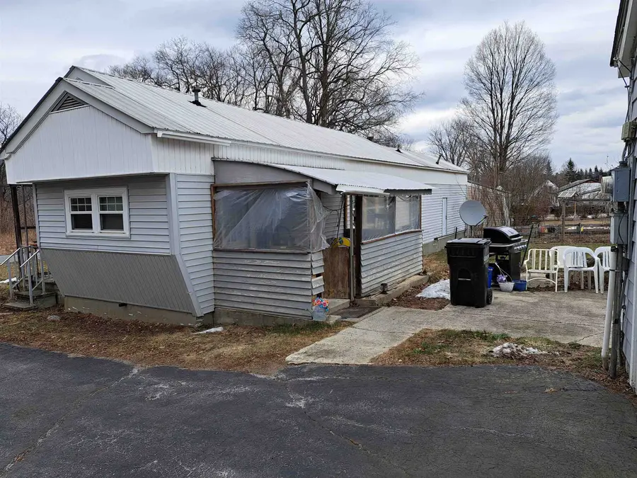 37 SUGAR RIVER Drive, Claremont, NH 03743 - #3