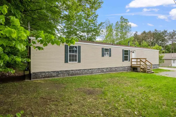 15 Trailer Park Road, Haverhill, NH 03785