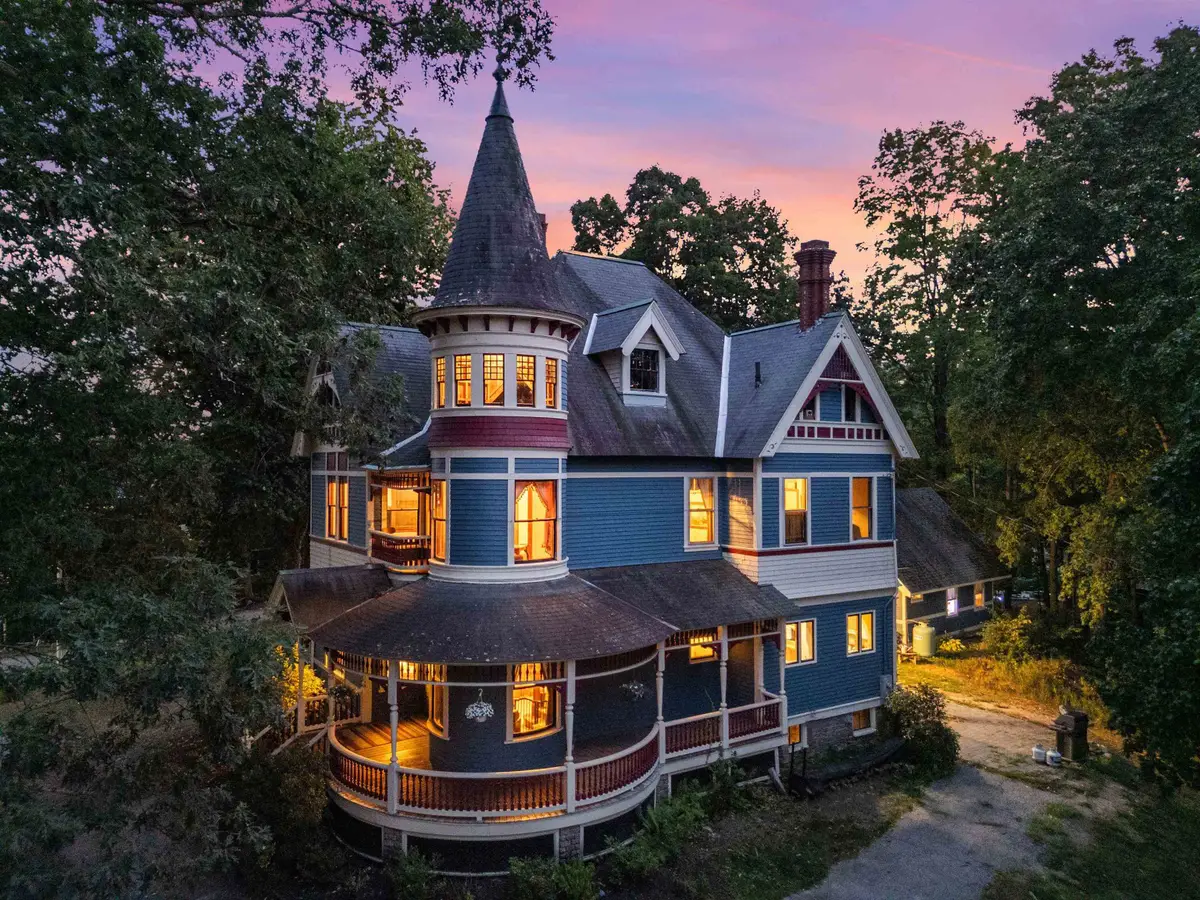 68 Center Street, Wolfeboro, NH 03894 - #1