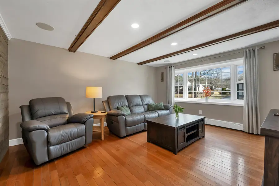 27 Cole Street, Salem, NH 03079 - #3