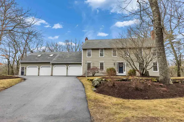 7 village woods Drive, Amherst, NH 03031