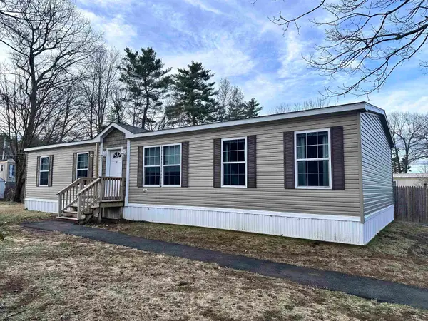20 Royal Crest Park, Rochester, NH 03867