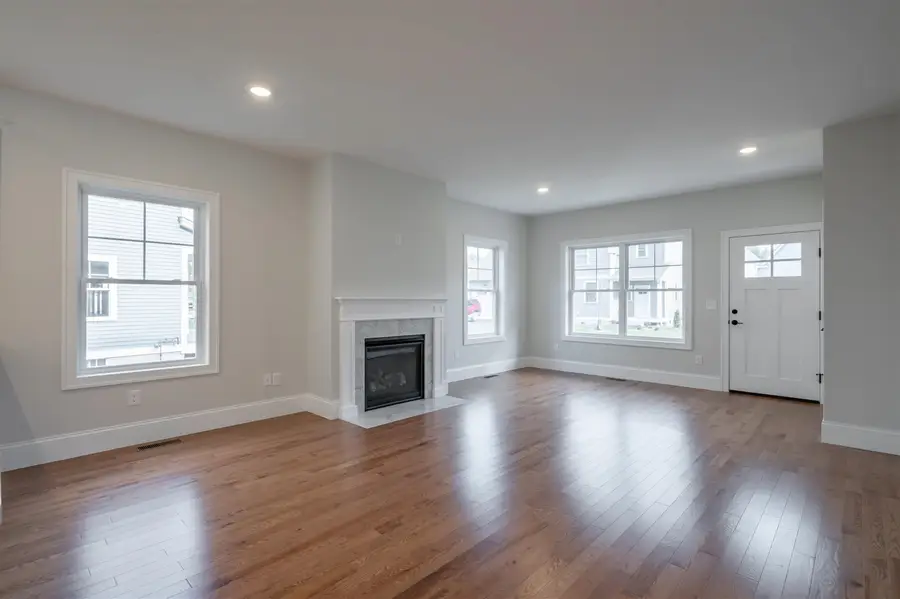 1 Hikers Lane, Nashua, NH 03062 - #3