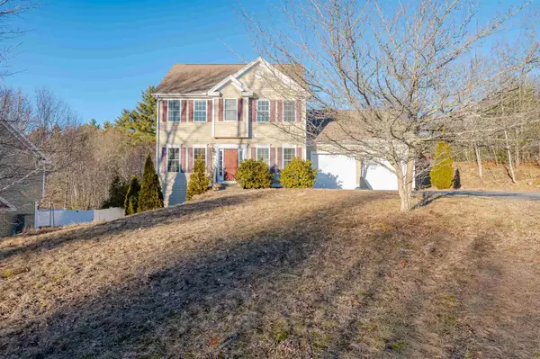 16 Pond Road, Raymond, NH 03077