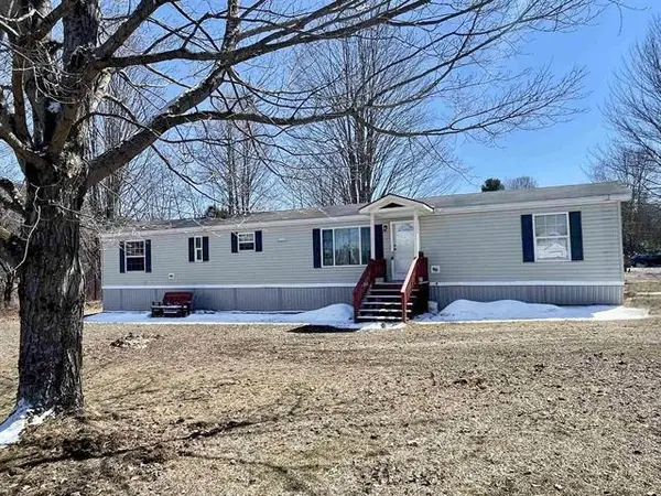 21 Daniel Drive, Lyndon, VT 05851