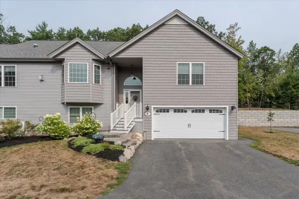 9 Springfield Drive, Hampstead, NH 03826