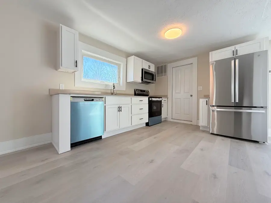 8 Holman Street, Hillsborough, NH 03221 - #3