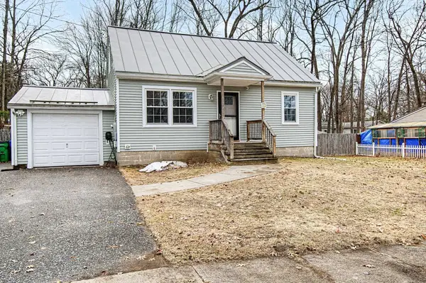 5 Button Drive, Essex Junction, VT 05452