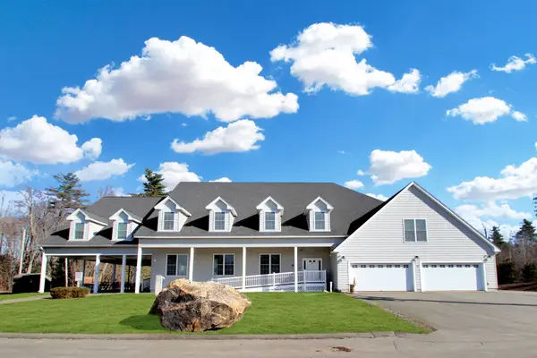 10 Diamond Oaks Boulevard #2, Kingston, NH 03848