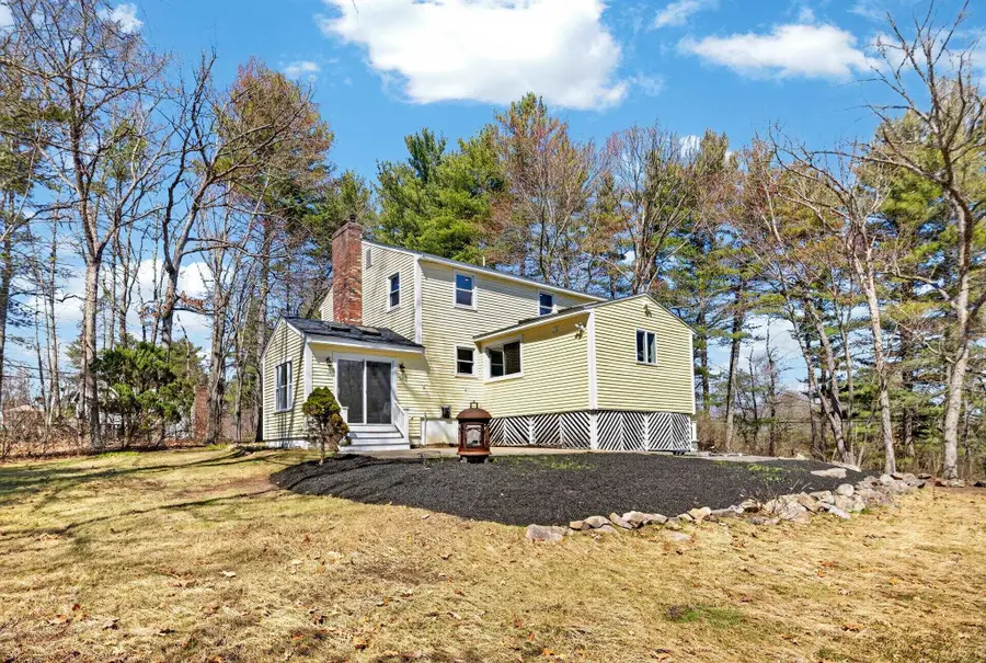 27 Gilcreast Road, Londonderry, NH 03053 - #2