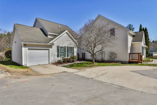 11 Echo Shore Drive, Merrimack, NH 03054