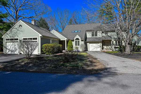 63 Peninsula Drive, Stratham, NH 03885