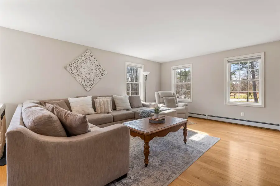 274 Pleasant Street, Epping, NH 03042 - #3