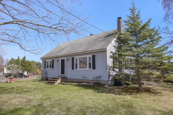 9 Avery Road, Londonderry, NH 03053
