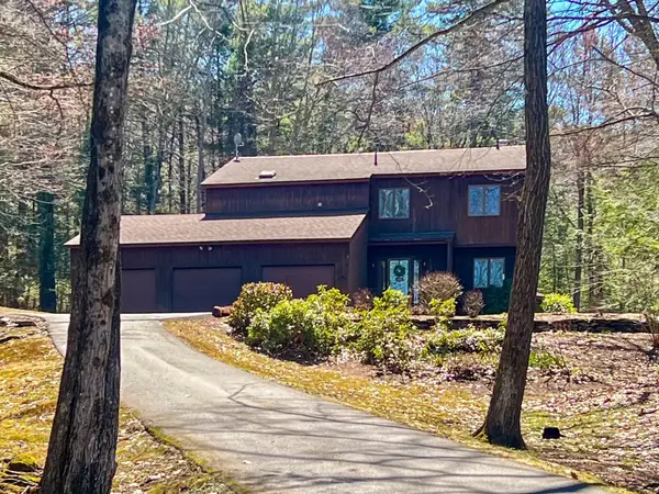 90 Hemlock Road, Vernon, VT 05354