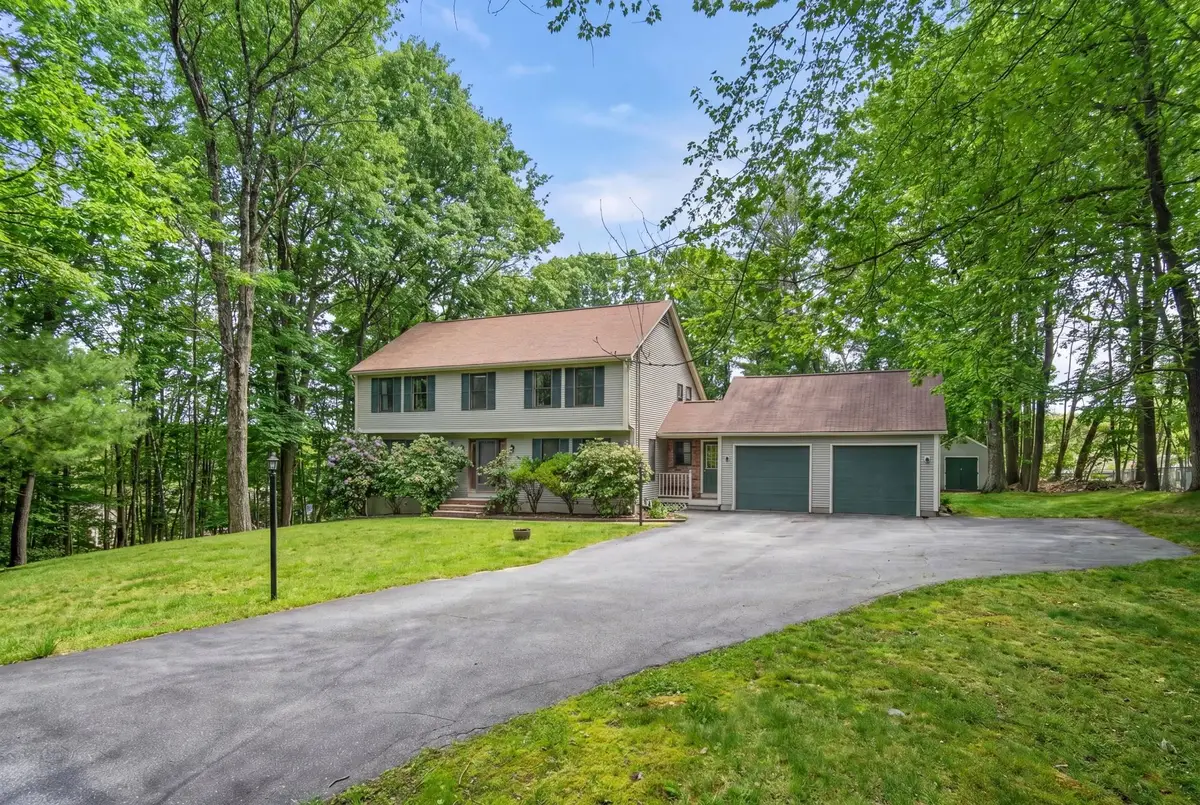 16  Berkeley Street, Pelham, NH 03076 - #1