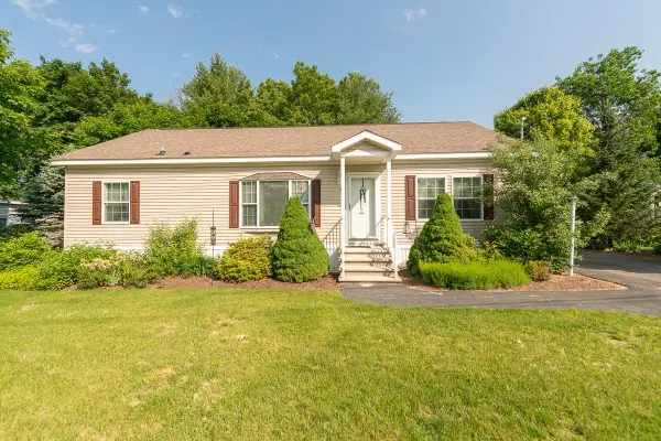6 Mapleshade Drive, Nashua, NH 03062