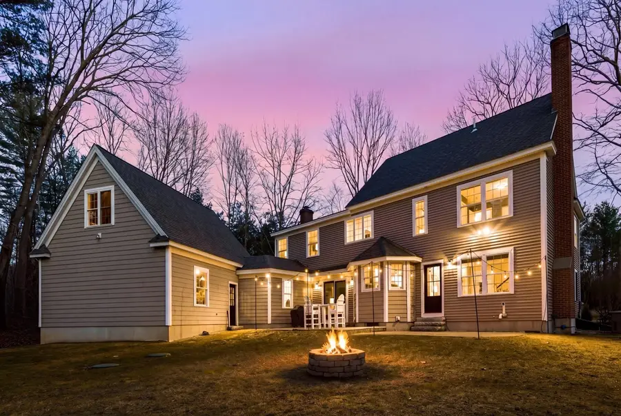 35 Winterberry Lane, Stratham, NH 03885 - #2