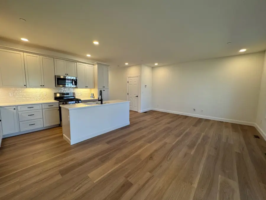 8B Dearborn Circle, Goffstown, NH 03045 - #3