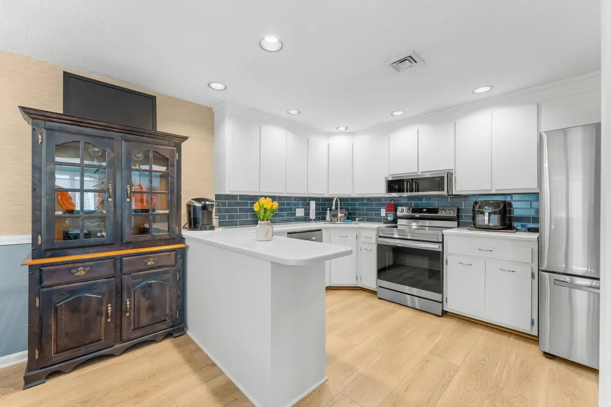 12 Heather Court, Nashua, NH 03062 - #1