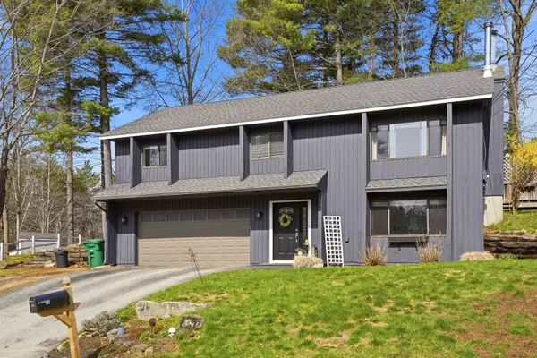 11 Olympia Circle, Nashua, NH 03062