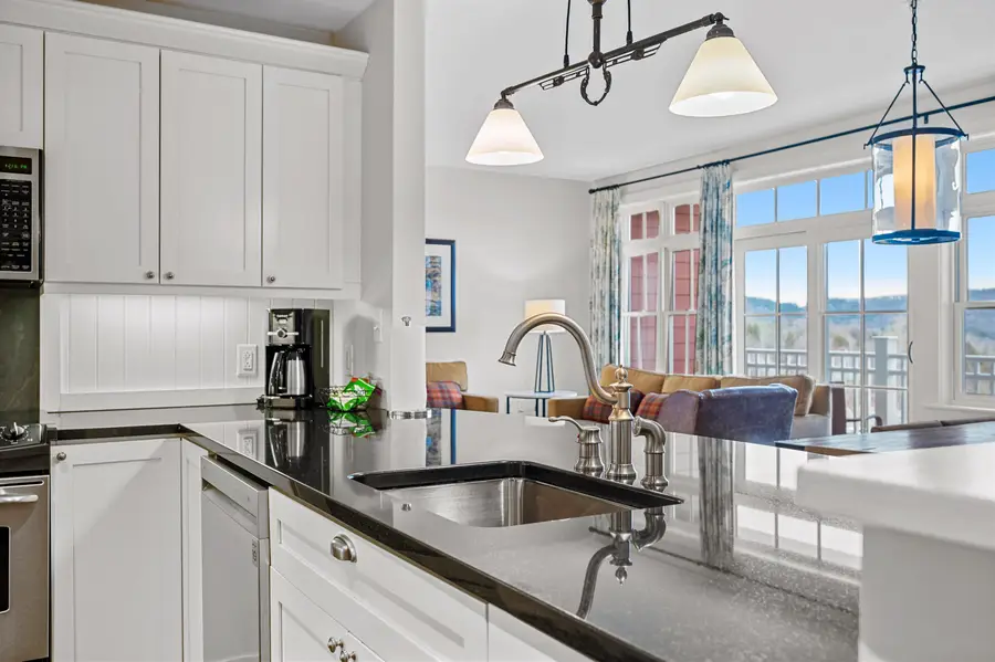 102 Forest Drive #218 / IV Clay Brook at Sugarbush, Warren, VT 05674 - #3