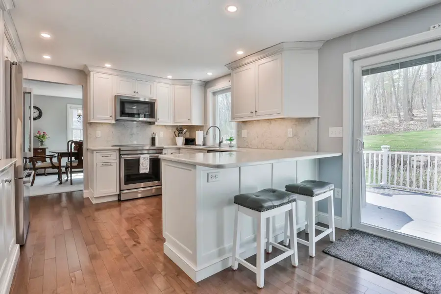 11 Erik Street, Merrimack, NH 03054 - #3